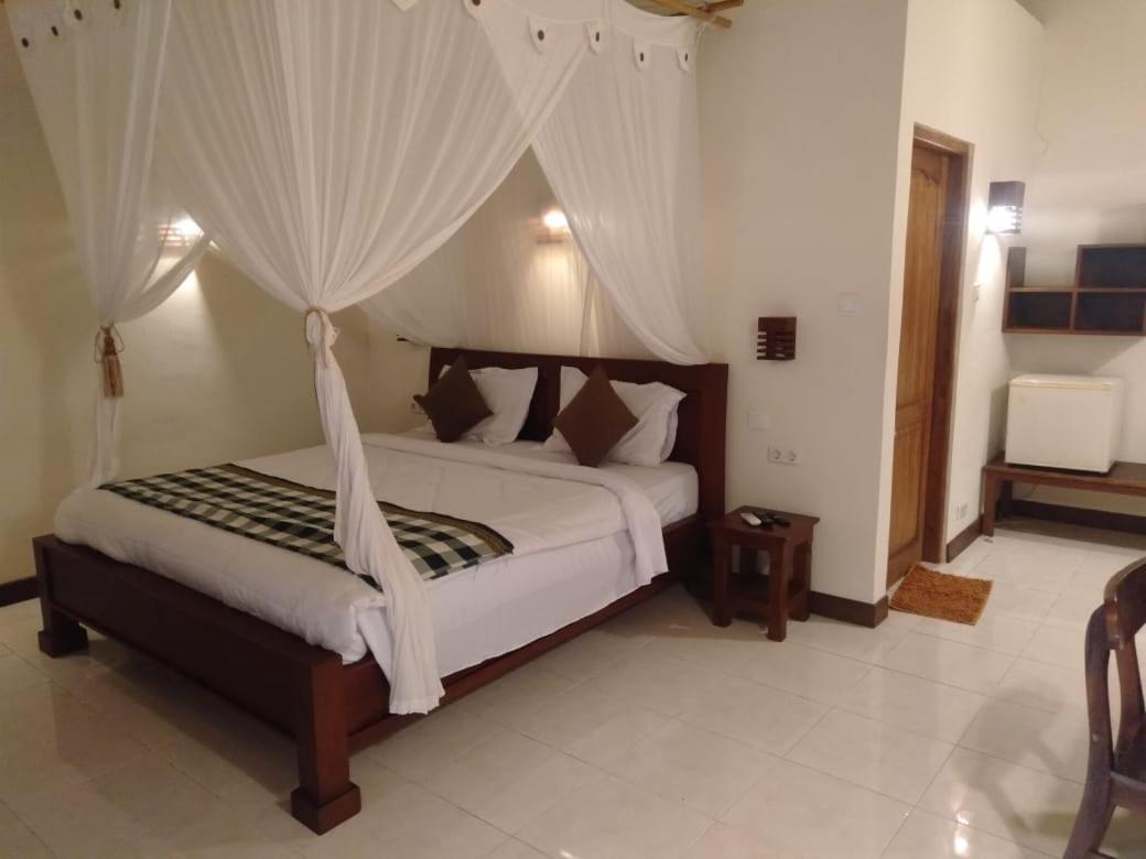 Hotel Batu Ampar Menjangan Banyuwedang Zewnętrze zdjęcie