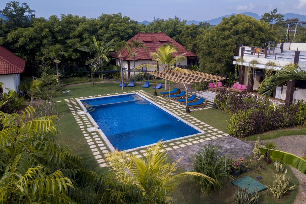 Hotel Batu Ampar Menjangan Banyuwedang Zewnętrze zdjęcie